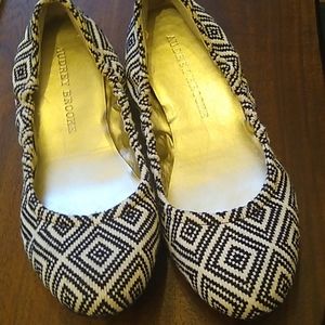 Geo print flats